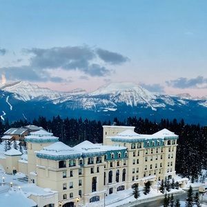 Meet your Posher, Avery